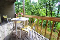 Tanglwood Resort Hotels in Palmyra Township