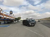 Hostal Santa Ana - Parking