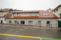 Cha Cha Rooms Hotel dekat Cathedral of St. Nicholas