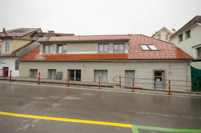 차차 룸스 성 니콜라스 대성당 주변 호텔