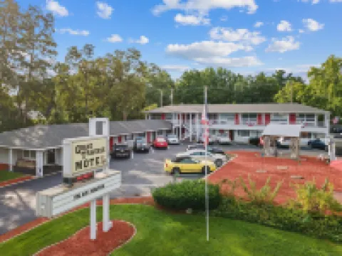 Grand Traverse Motel Hotels in 