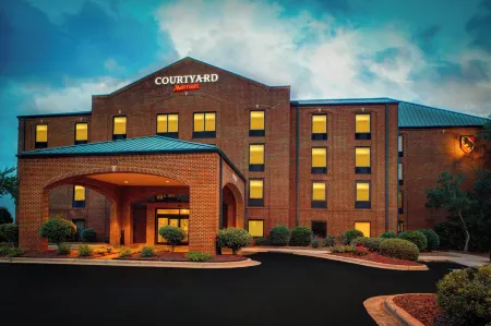 Courtyard New Bern Отели в г. Нью-Берн