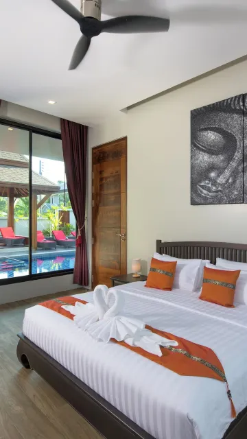 ลักซ์ชัวรี่วิลล่า, 4 ห้องนอน, พร้อมสิ่งอำนวยความสะดวกสำหรับผู้พิการ, วิวสระว่ายน้ำ