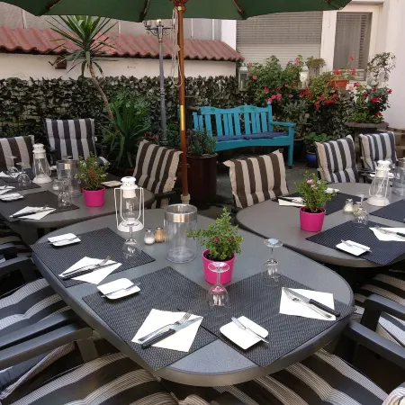 Hotel Jägerhof Отели в г. Майен