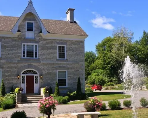 Clyde Hall Bed and Breakfast Hotels in Lanark County