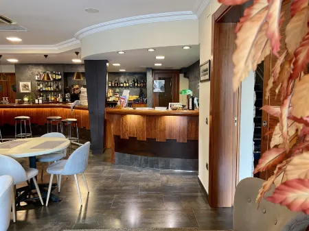 Hostal Bonavista Отели в г. Urgell