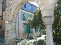 Logis Muraille Romaine, Centre Historique, Lit Queen Size