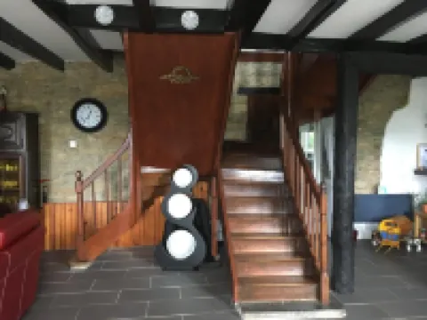 波朗格里耶維埃耶酒店