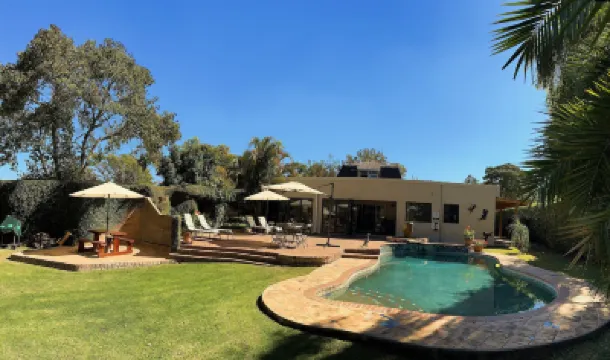 Malcolm Lodge  otelleri