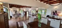 Pink Flamingo Boutique Hotel Hotel di Moshi