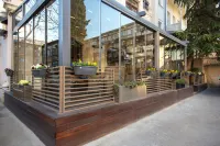 City Avenue Hotel - خدمة نقل من وإلى المطار