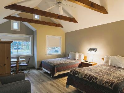 Spruce Lane Lodge and Cottages