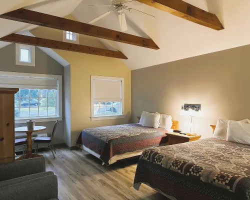 Spruce Lane Lodge and Cottages Hotels in Lancaster County