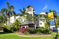 Sandcastles on Currumbin Beach Hotels near Honeyworld Gold Coast