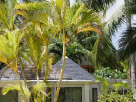 The Rarotongan Beach Resort & Lagoonarium Hotels in Arorangi