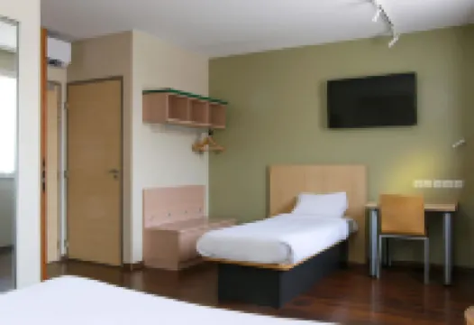 B&B HOTEL Aubagne Gémenos Hotels in Gemenos