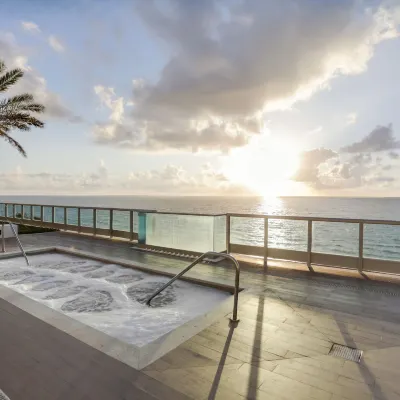 Monte Carlo by Miami Vacations Hotels near North Beach