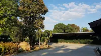 Rayonghouse Resort