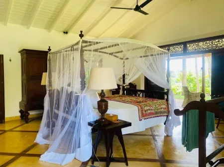 Villa Karamoja Отели рядом с достопримечательностью «Stilt Fisherman»