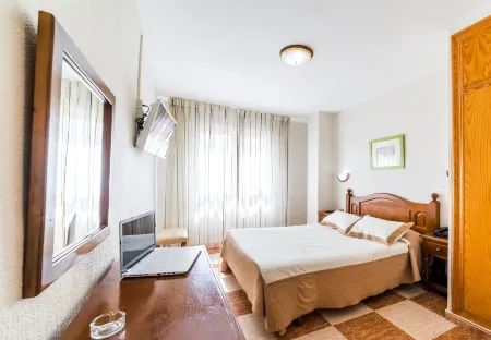 Hotel Sevilla Отели в г. Печина