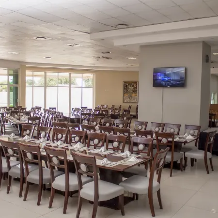 Tlotlo Hotel & Conference Centre