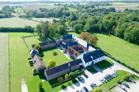 Aparthotel le Manoir du Capitaine Отели в г. Нивель