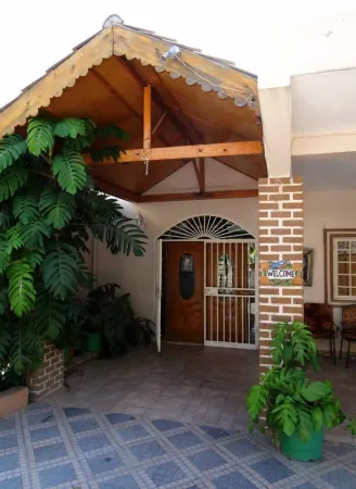 Star House Отели в г. Порт-о-Пренс