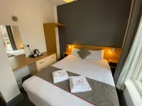 Alumhurst Hotel