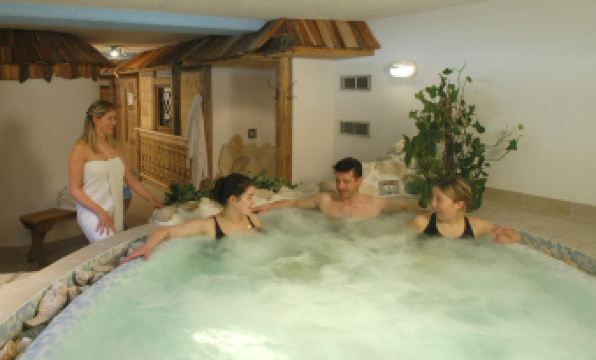 Hotel Albe - Housity