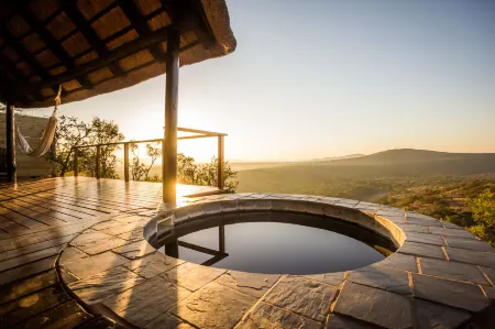 Leopard Mountain Safari Lodge Отели рядом с достопримечательностью «Thanda Safari - Private Game Reserve»