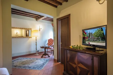 Castel Pietraio WineResort Отели рядом с достопримечательностью «Chiesa di Santa Maria Assunta»