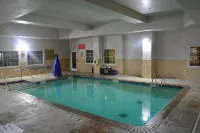 Country Inn & Suites by Radisson, Oklahoma City - Quail Springs, OK - Pools