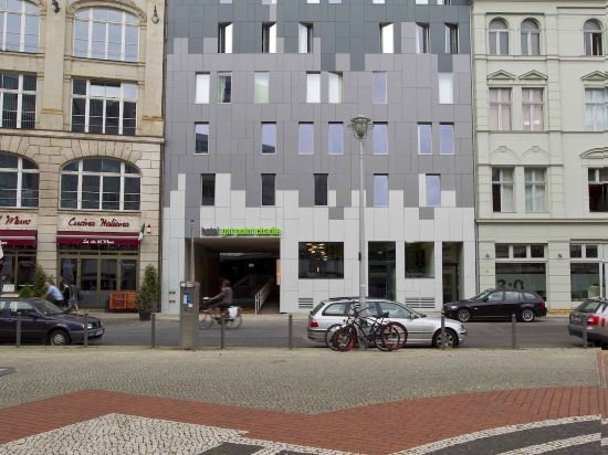 Hotel Gat Point Charlie