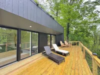 Hidden Gem w/Hot Tub - Just Steps from Downtown!