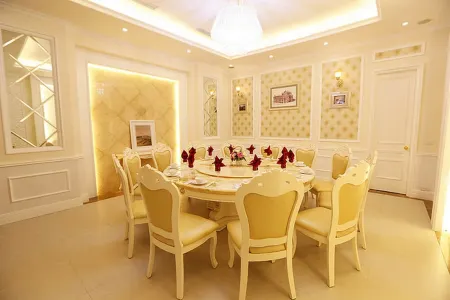 Cong Doan Viet Nam Hotel Отели рядом с достопримечательностью «Quan Su Temple»