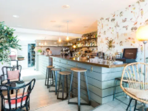 Hôtel Central アヴィニョンのホテル