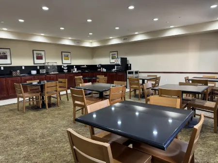 Country Suites Absecon-Atlantic City, NJ Отели в г. Голлоуэй