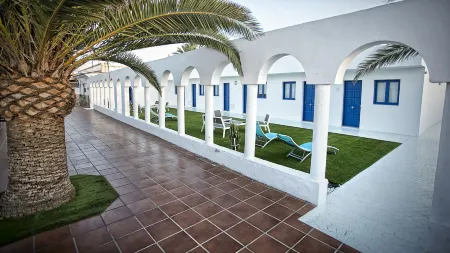 Corralejo Lodge Отели рядом с достопримечательностью «Seven Pints»