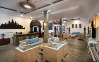 The Community - Siem Reap - موقف سيارات