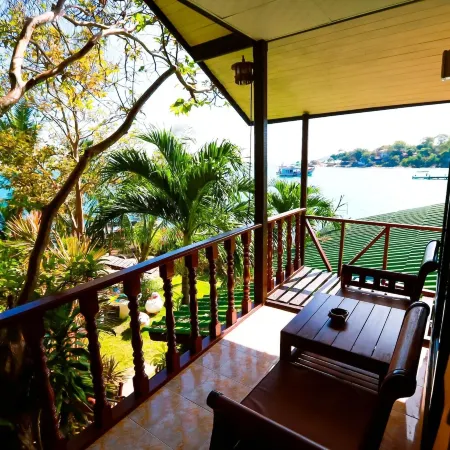 Tongta Phaview Resort