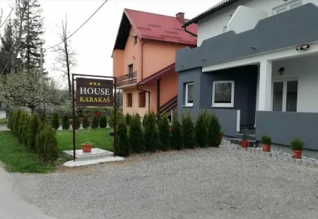 House Karakas Отели в г. Рудановац