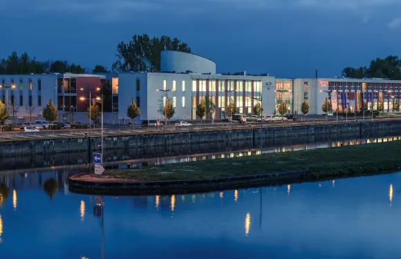 施韋因福特邁尼瑟爾美居酒店