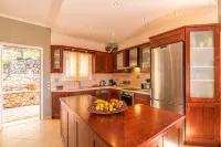 The Olive Grove Cottage by Konnect - 2,5km from Ipsos