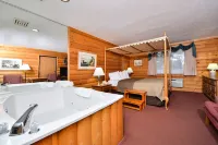 Quality Inn & Suites Hotels in Marquette