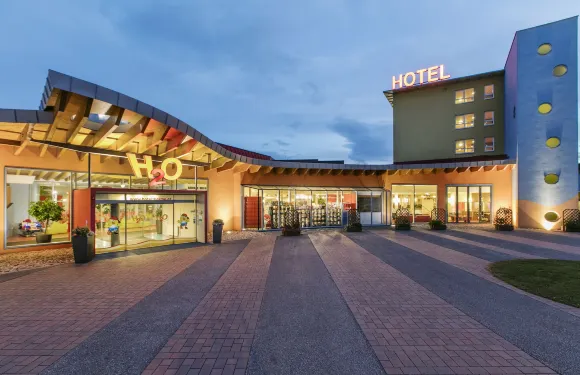 温泉度假村 - 水酒店