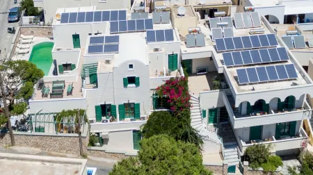 Ifestia Hotel Отели рядом с достопримечательностью «Древняя Тира»