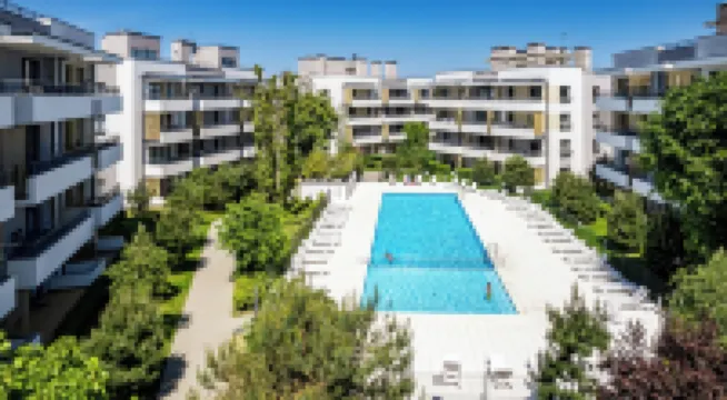 烏斯特羅尼莫斯基太陽與雪住宅酒店