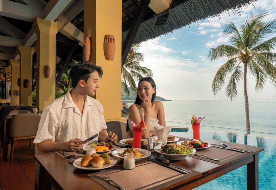 1. 손 트라 리조트..