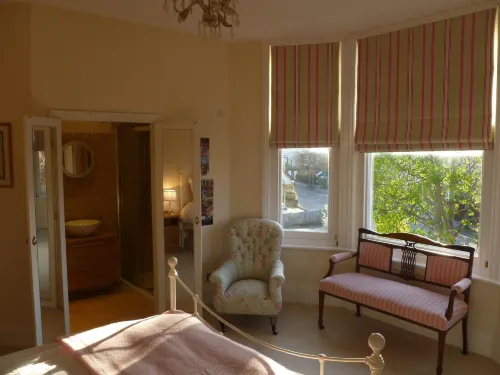 Laurel House - Bed and breakfast