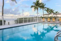 Fisher Inn Resort & Marina - Beach